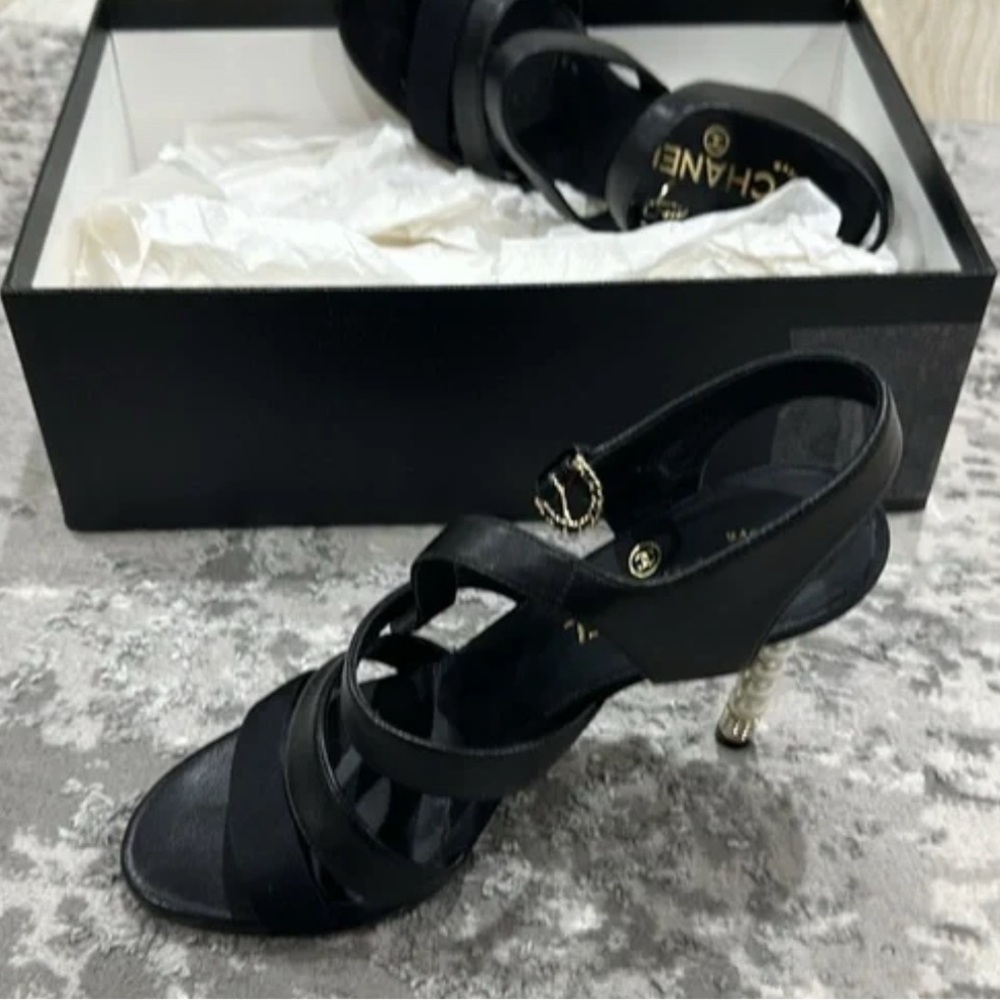 Chanel - Picture 4 of 6